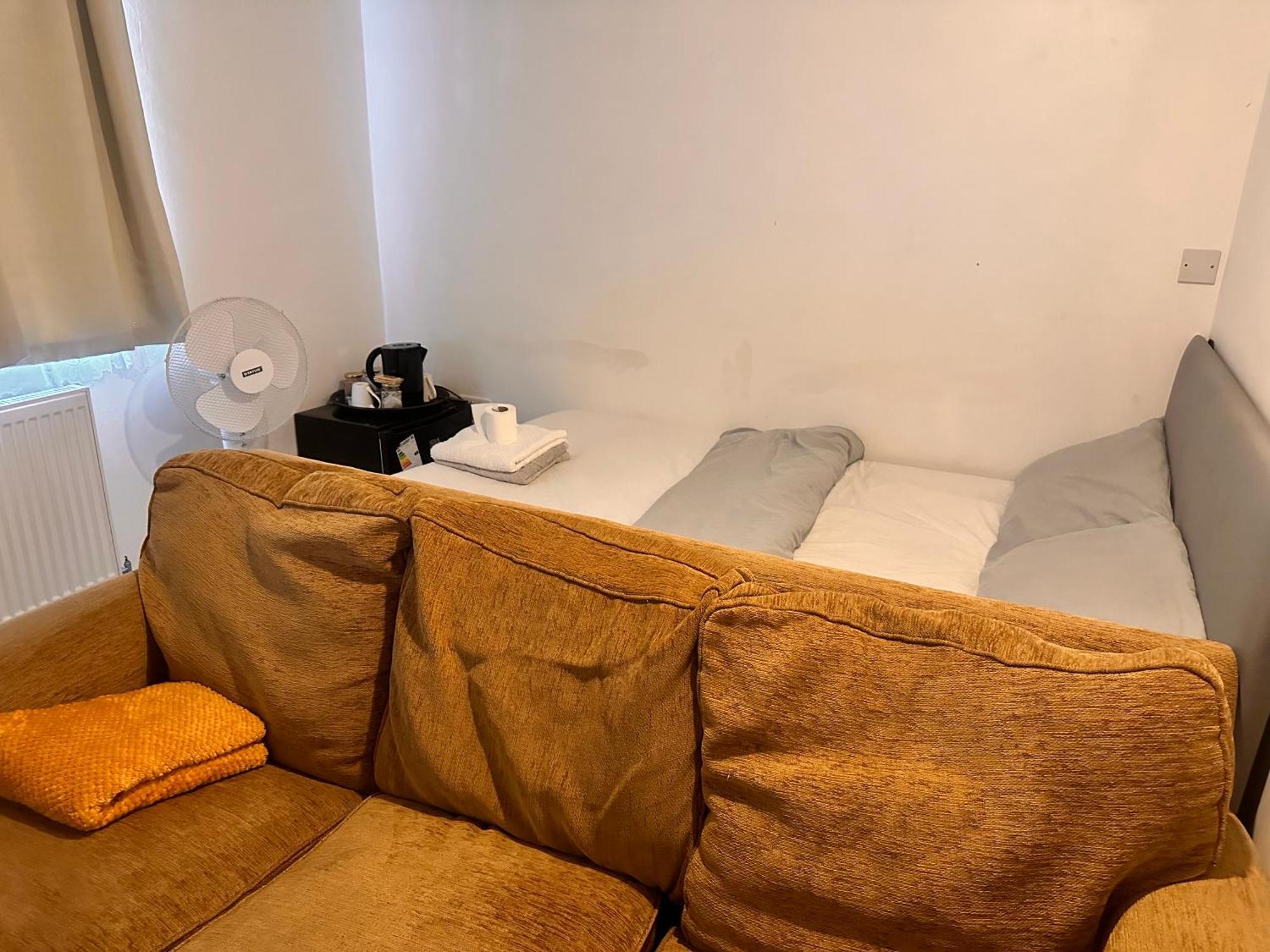Ebehi Inn Welling Екстериор снимка